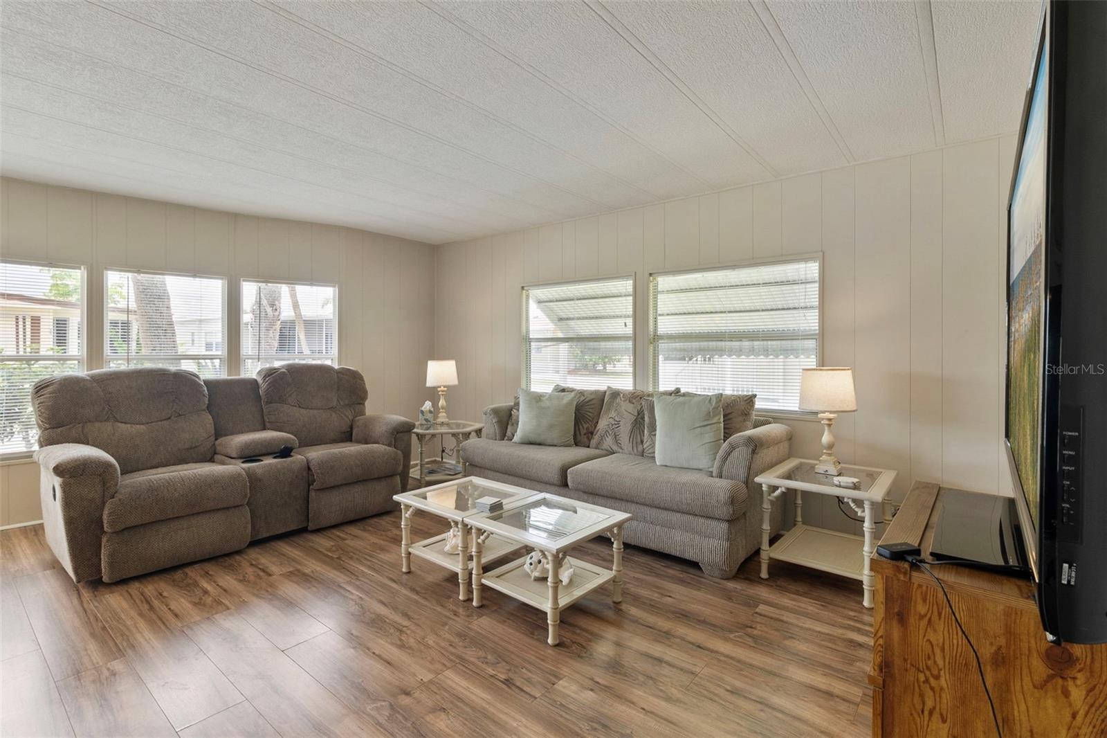 Image 11 of 81 For 2100 Kings Highway 94