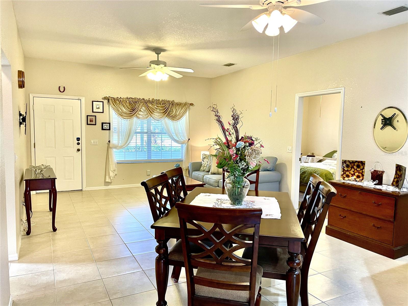 Image 15 of 70 For 1431 Red Oak Lane