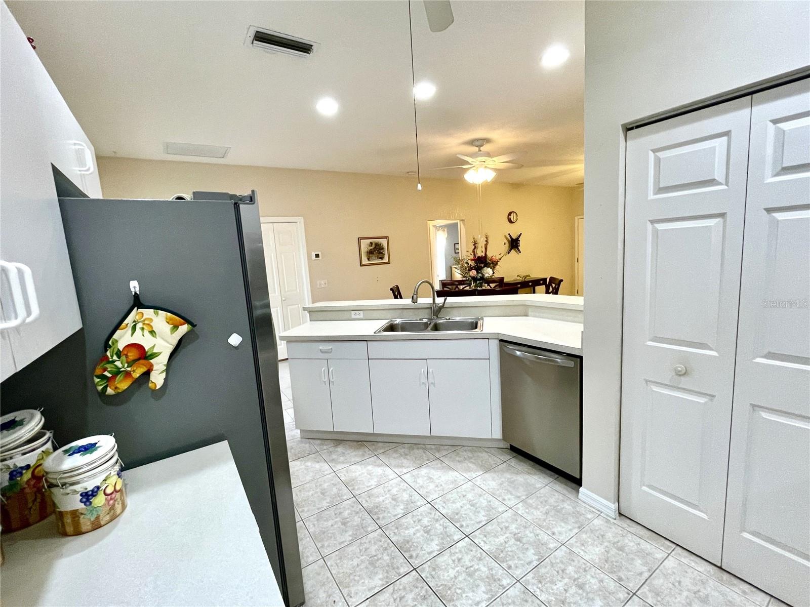 Image 22 of 70 For 1431 Red Oak Lane