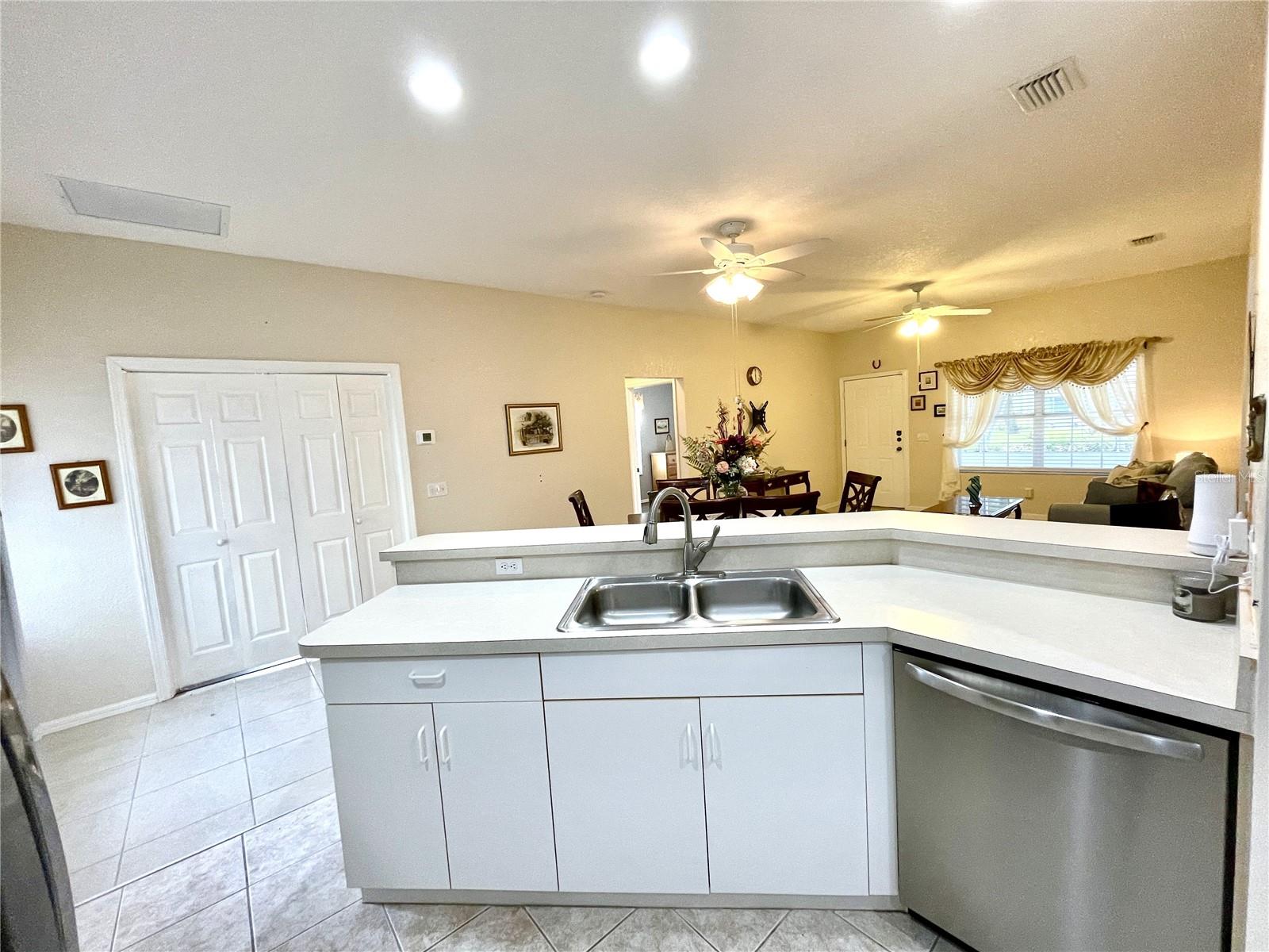 Image 23 of 70 For 1431 Red Oak Lane