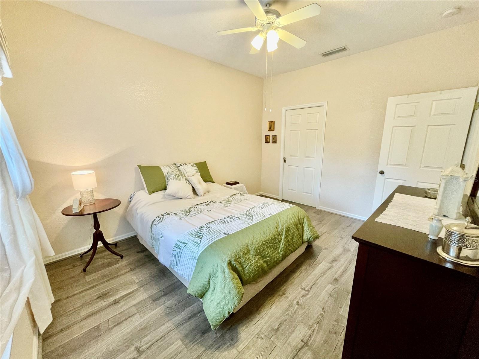 Image 31 of 70 For 1431 Red Oak Lane