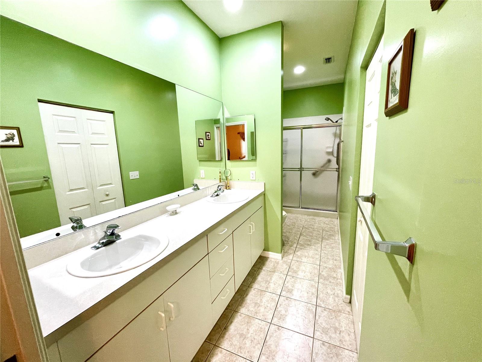 Image 36 of 70 For 1431 Red Oak Lane