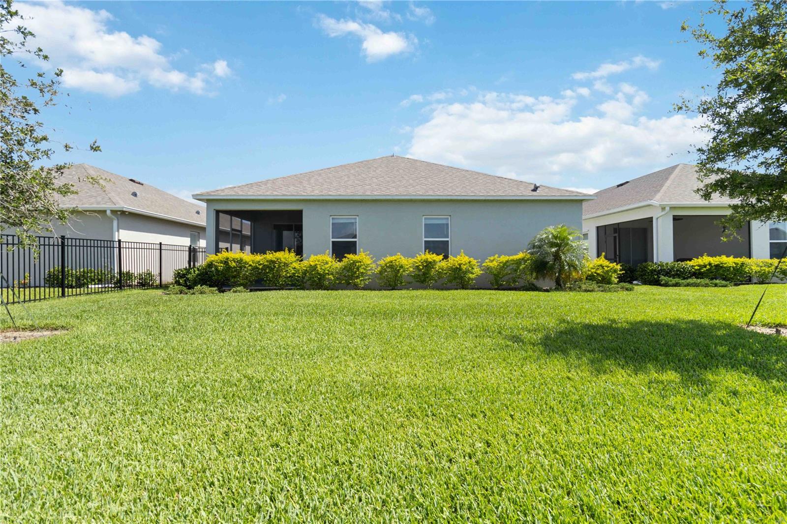 Image 33 of 43 For 16824 Canopy Garden Drive