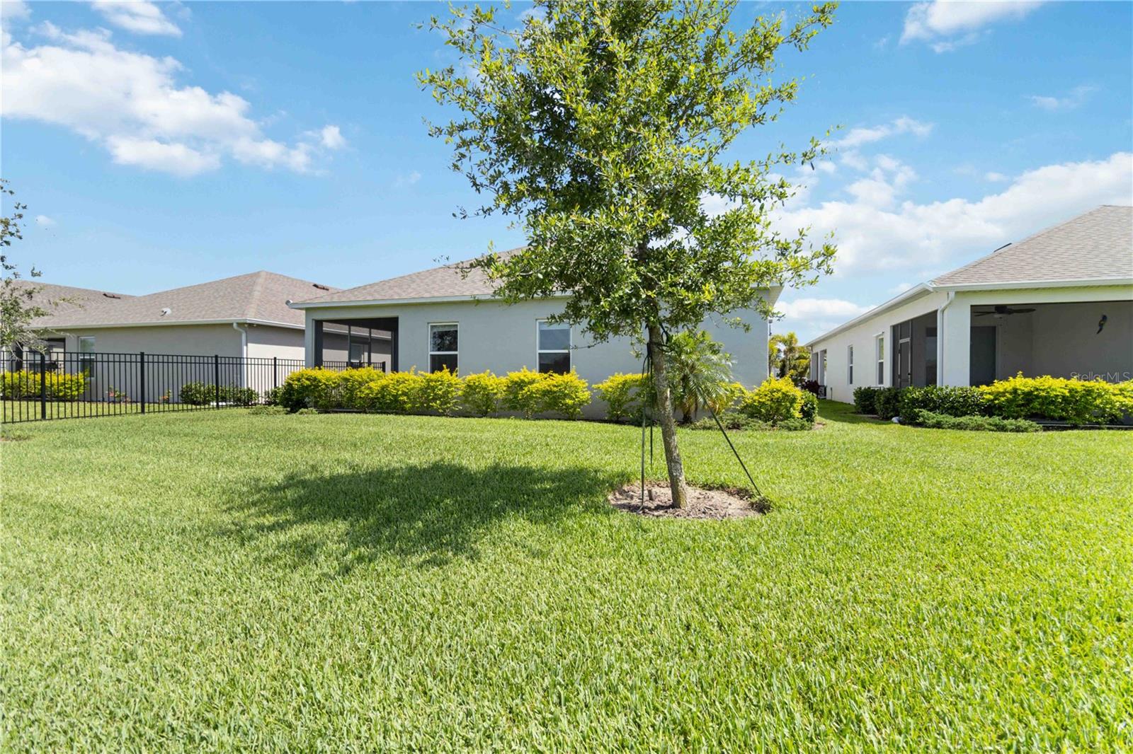 Image 34 of 43 For 16824 Canopy Garden Drive