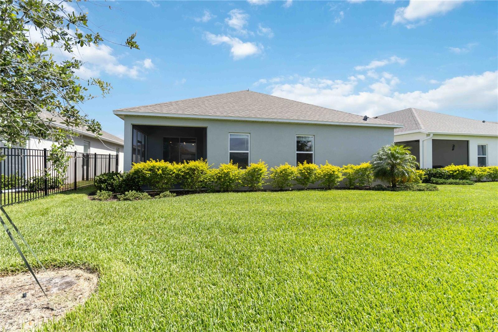 Image 36 of 43 For 16824 Canopy Garden Drive