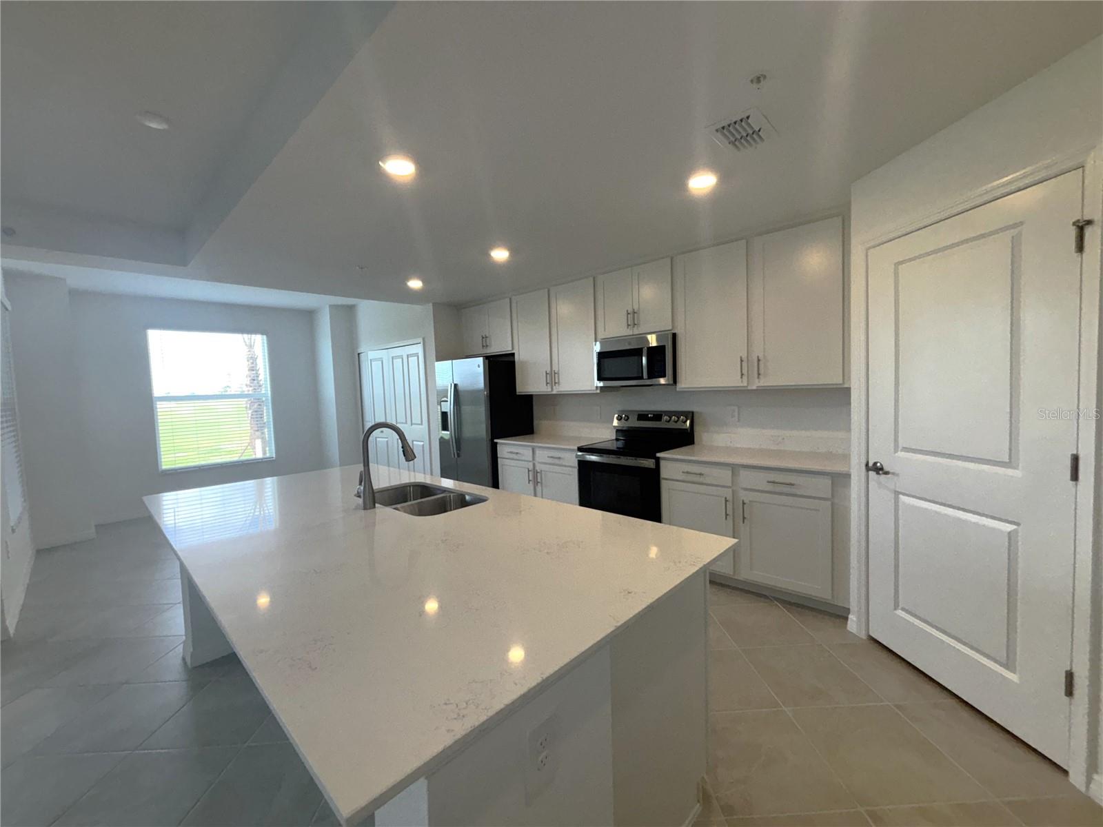 Image 3 of 42 For 12470 Wellen Golf Street 203