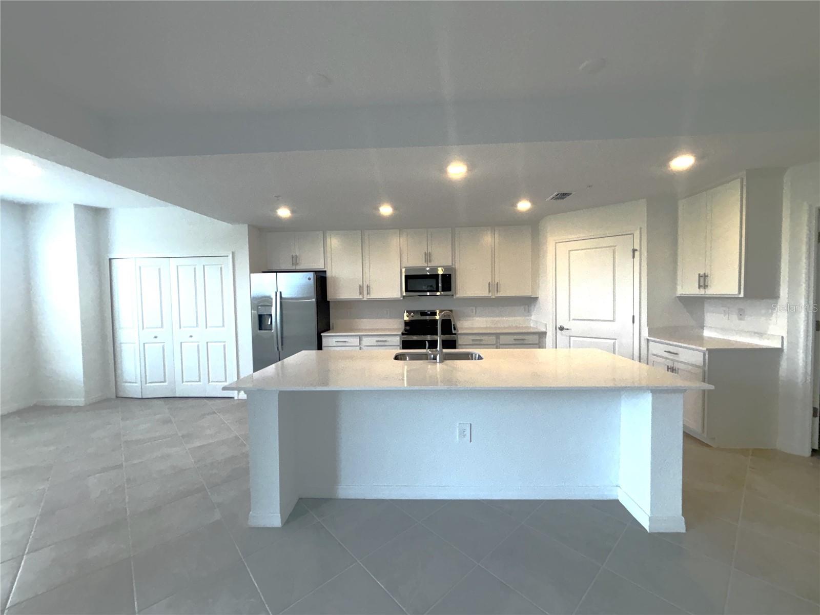Image 5 of 42 For 12470 Wellen Golf Street 203