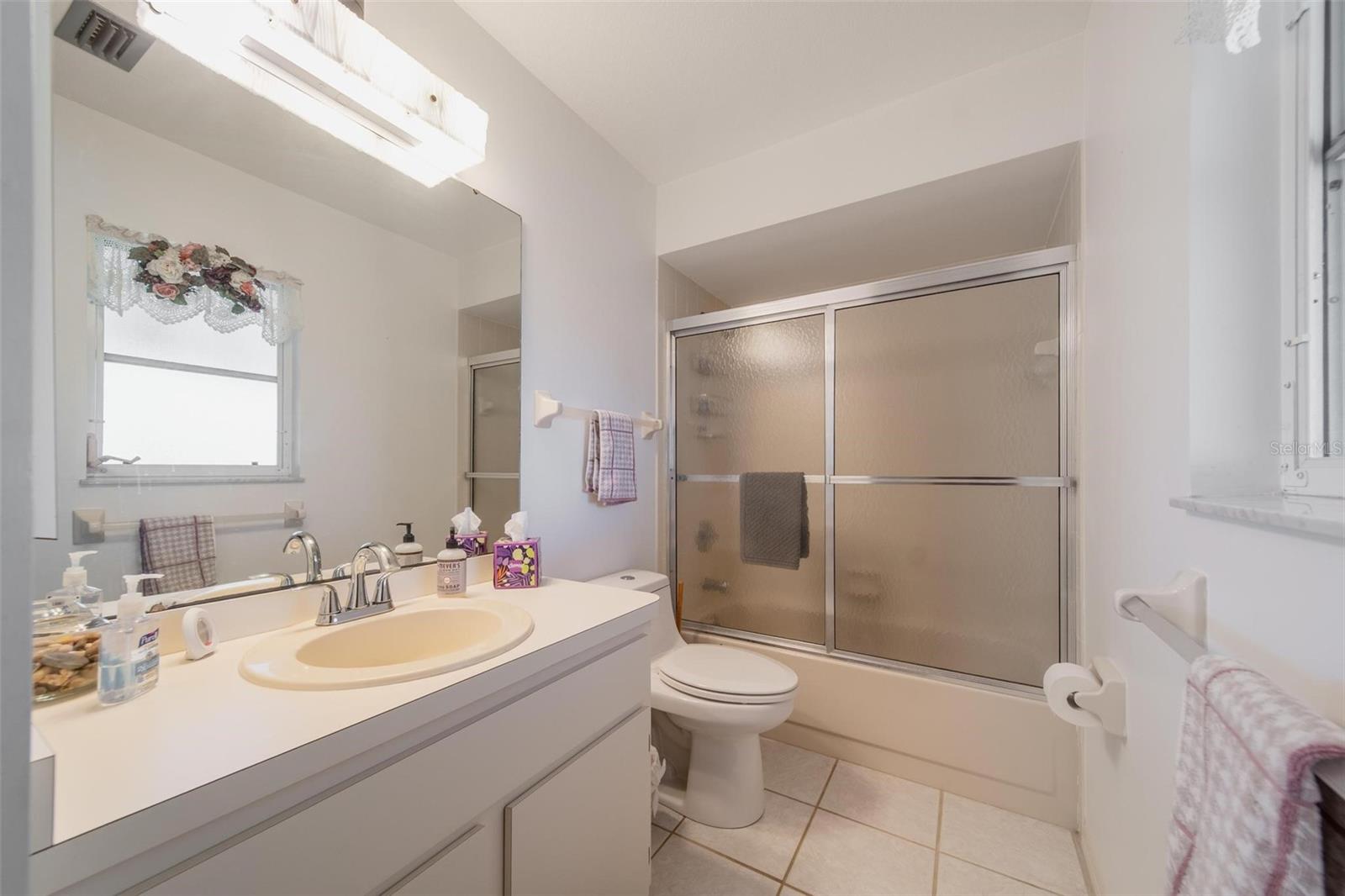 Image 17 of 55 For 405 Ridgecrest Drive