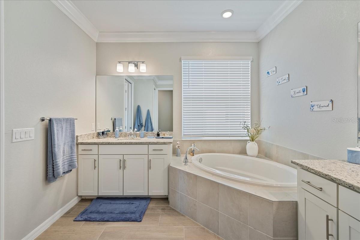 Image 19 of 42 For 15039 Black Cherry Way