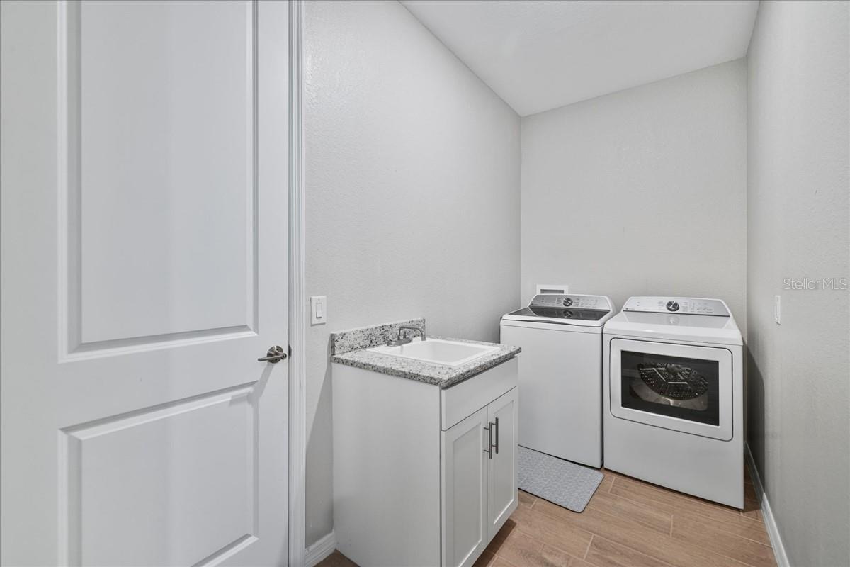 Image 28 of 42 For 15039 Black Cherry Way
