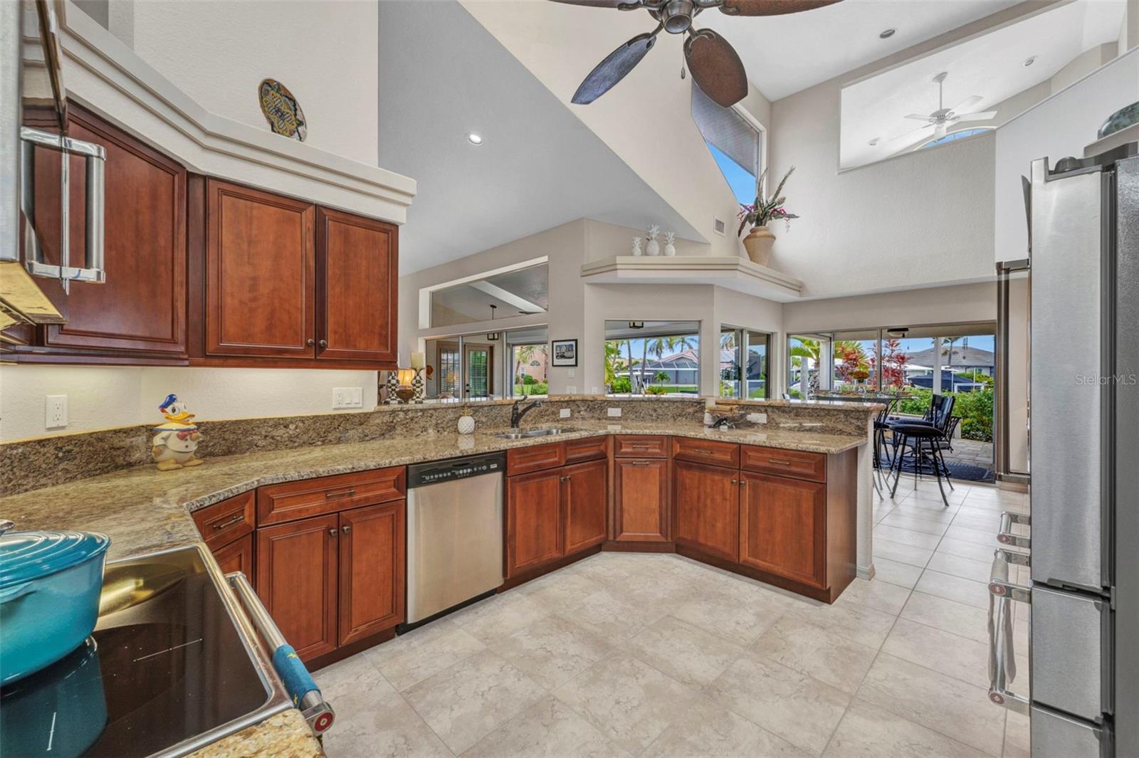 Image 37 of 99 For 250 Freeport Court