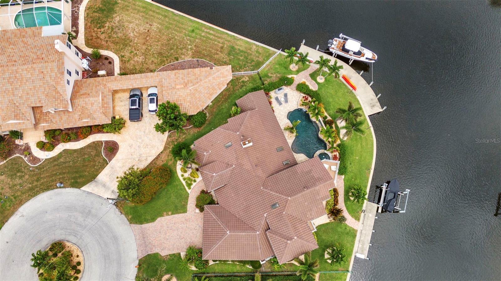 Image 6 of 99 For 250 Freeport Court