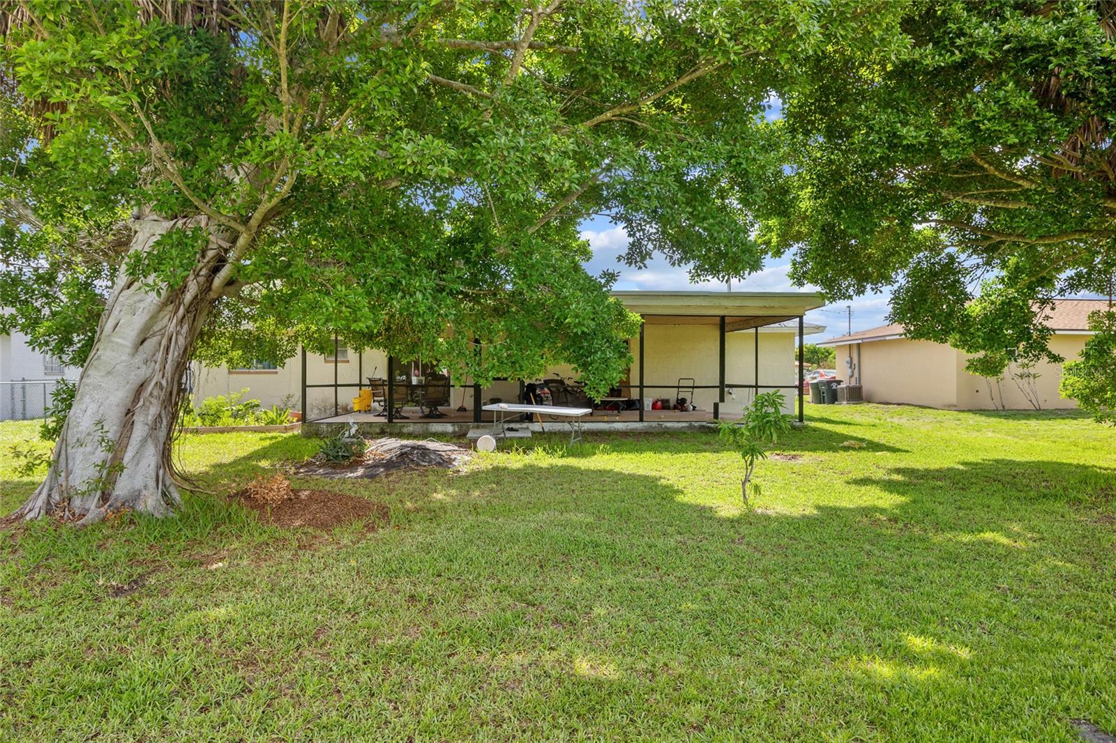 Image 18 of 30 For 6220 Meadowview Circle