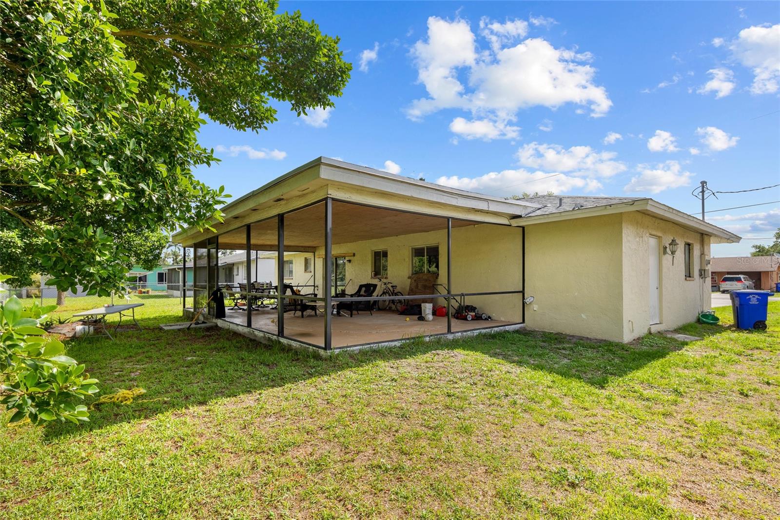 Image 21 of 30 For 6220 Meadowview Circle