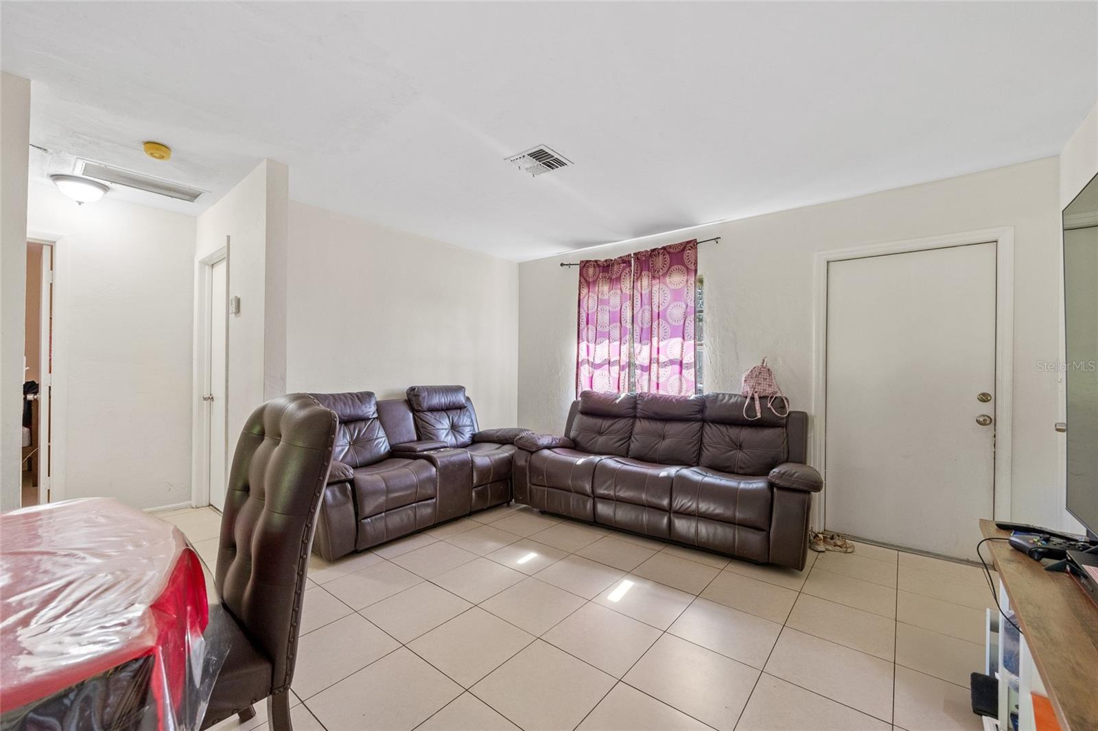 Image 5 of 30 For 6220 Meadowview Circle