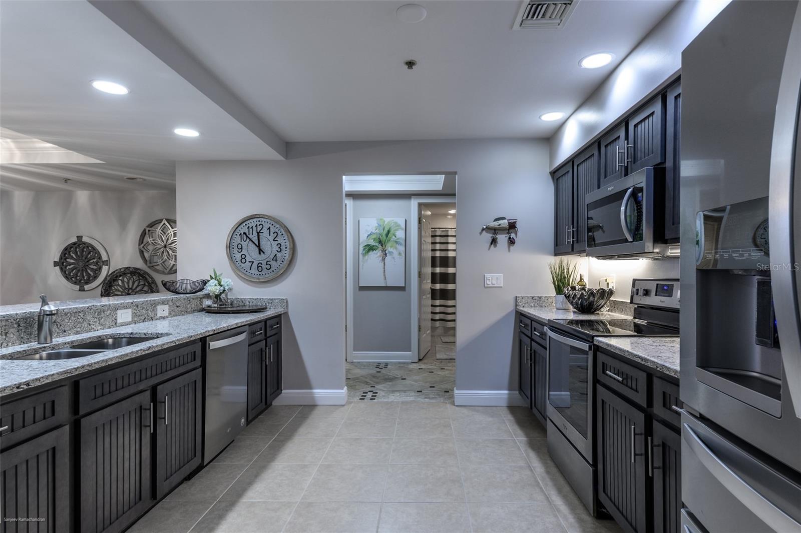 Image 11 of 59 For 3313 Sunset Key Cir  107