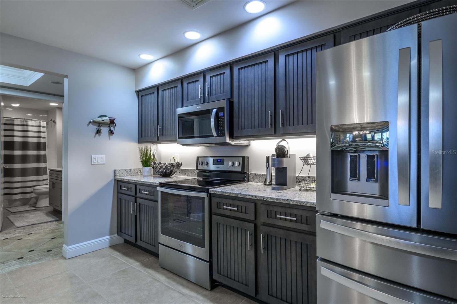 Image 13 of 59 For 3313 Sunset Key Cir  107