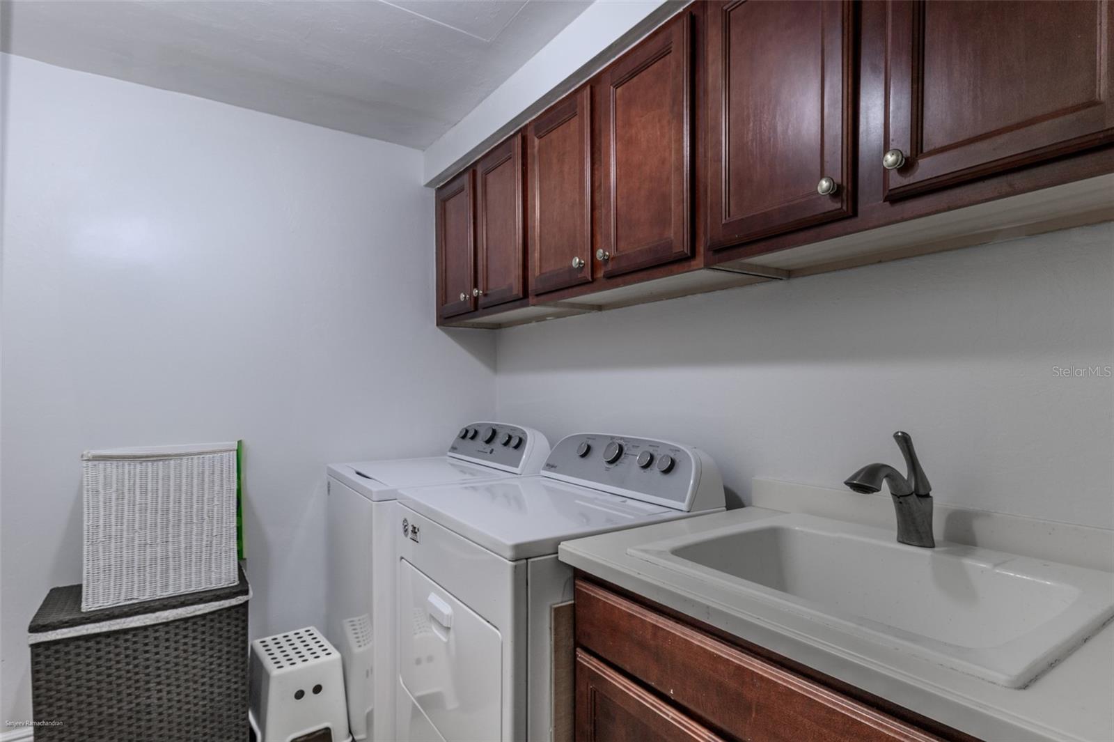 Image 14 of 59 For 3313 Sunset Key Cir  107