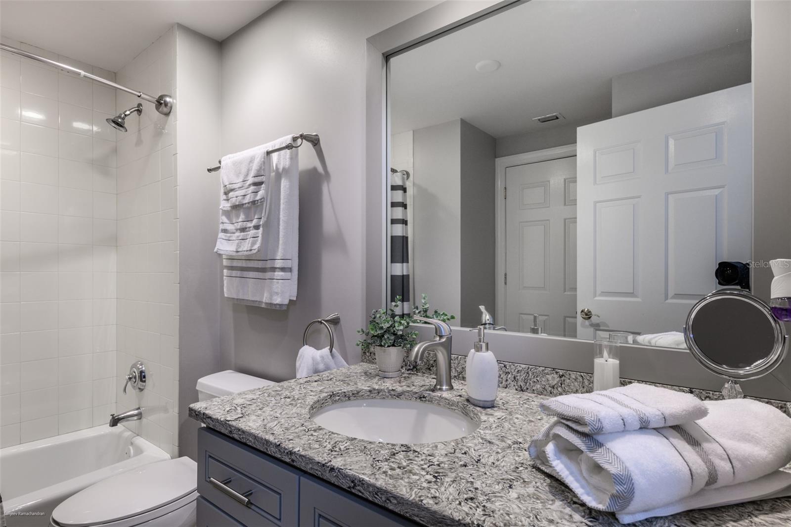 Image 17 of 59 For 3313 Sunset Key Cir  107
