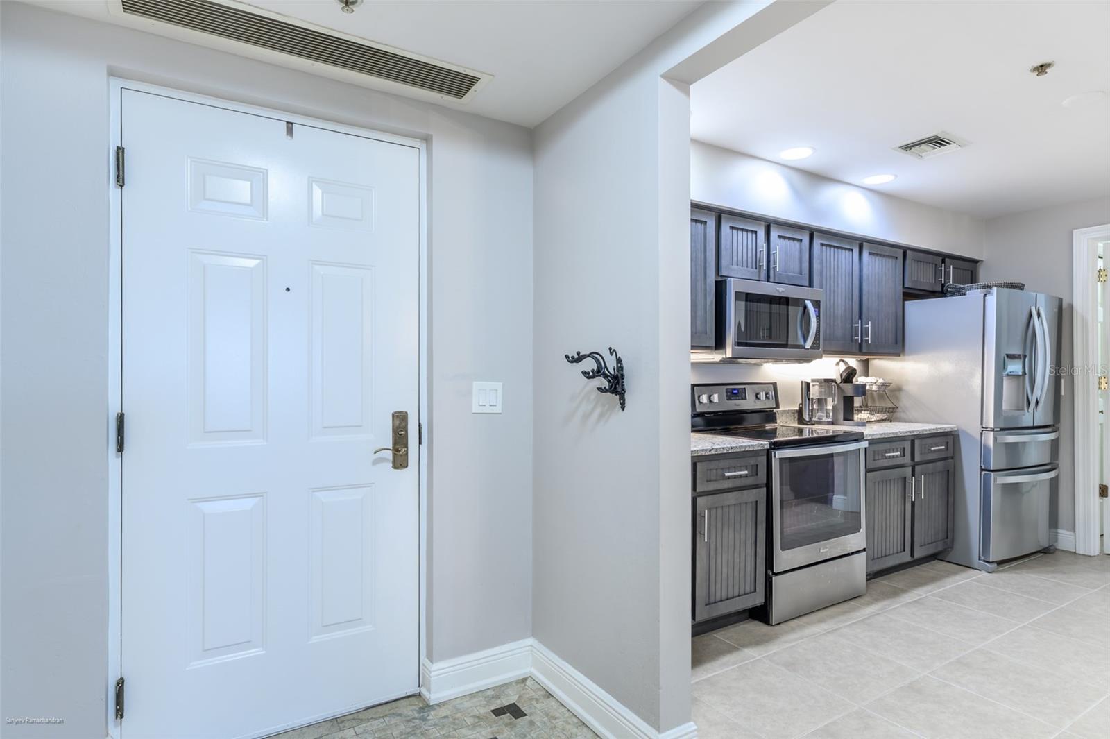 Image 18 of 59 For 3313 Sunset Key Cir  107