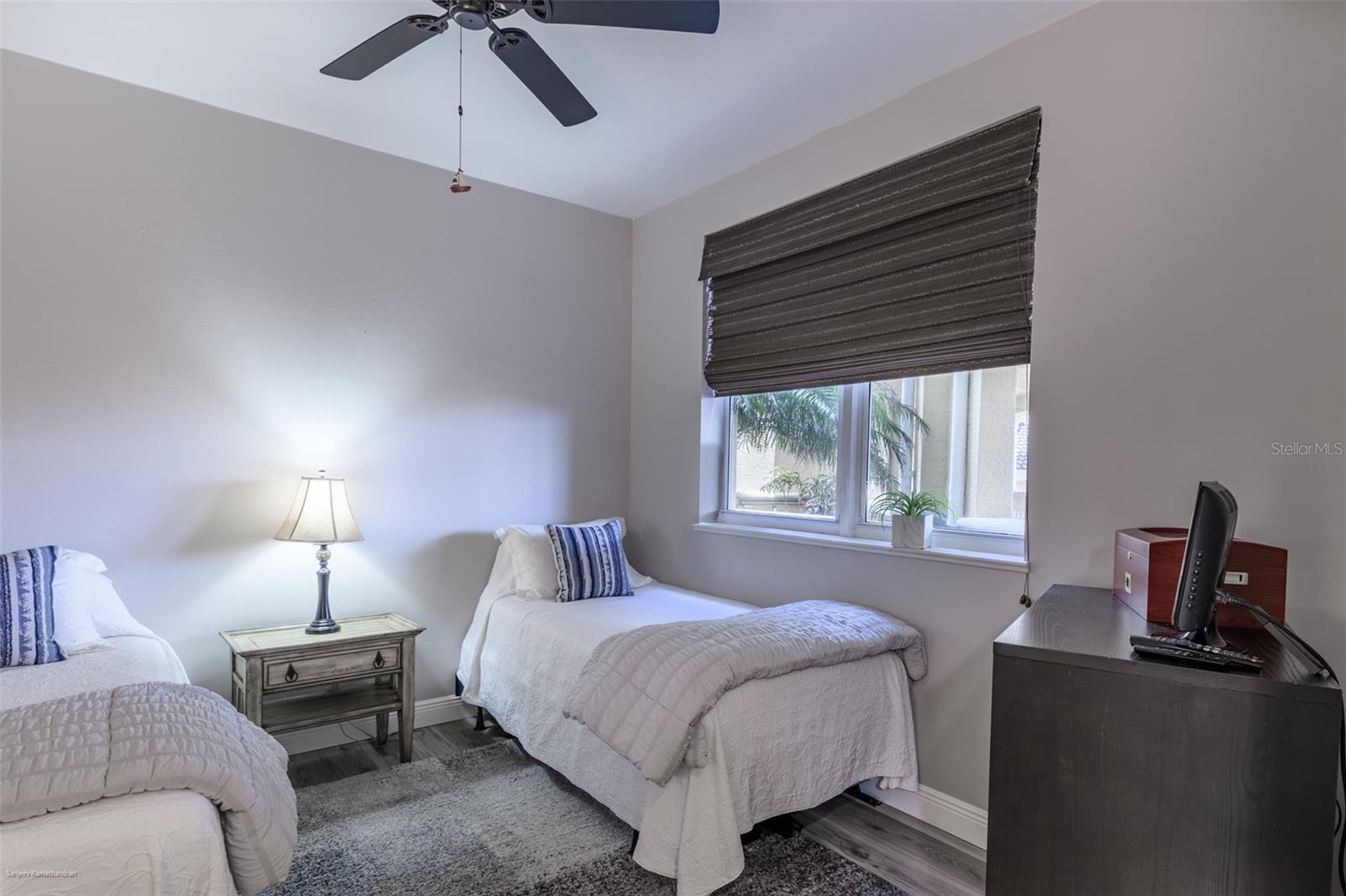 Image 45 of 59 For 3313 Sunset Key Cir  107