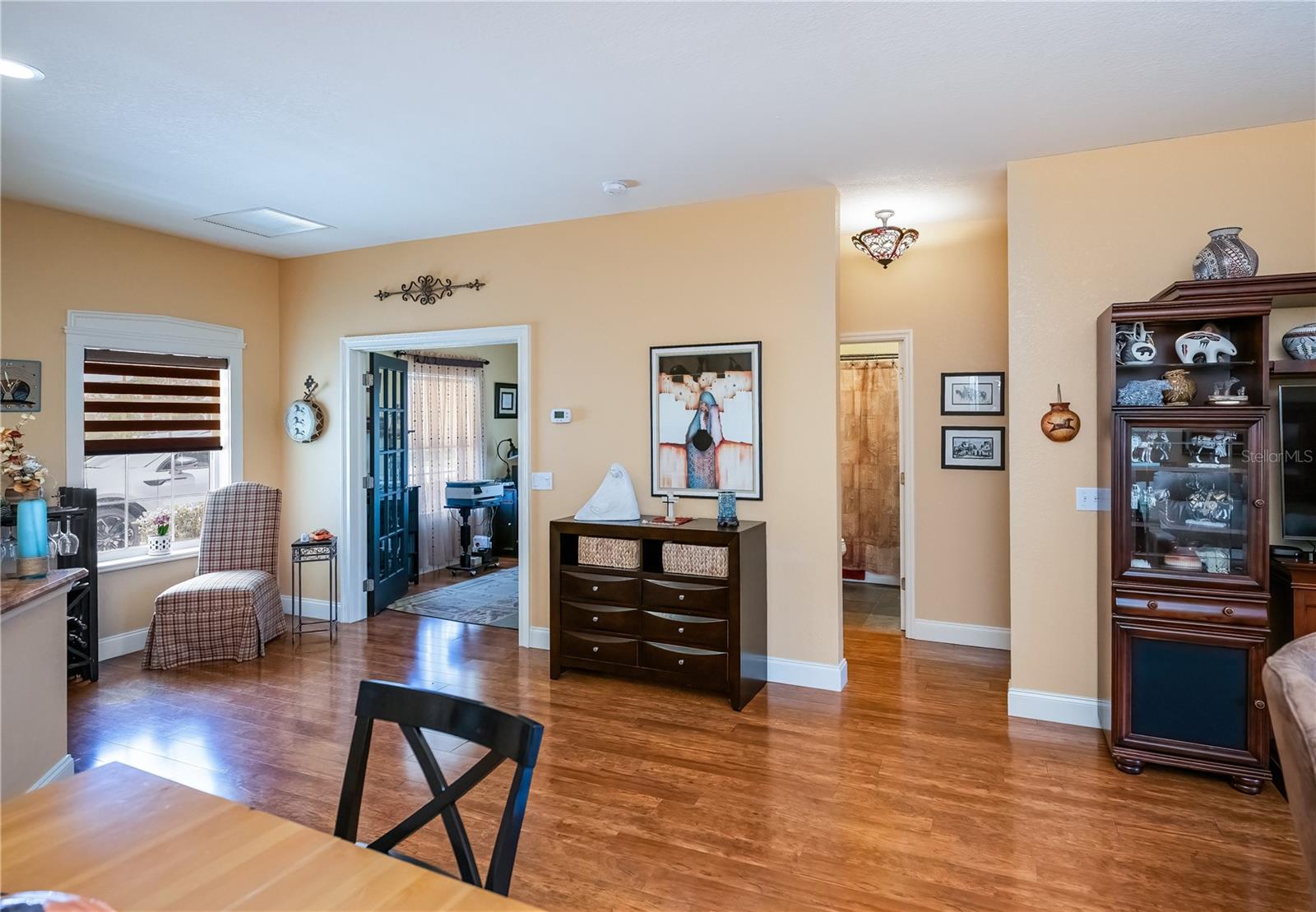 Image 17 of 68 For 1318 Red Oak Lane