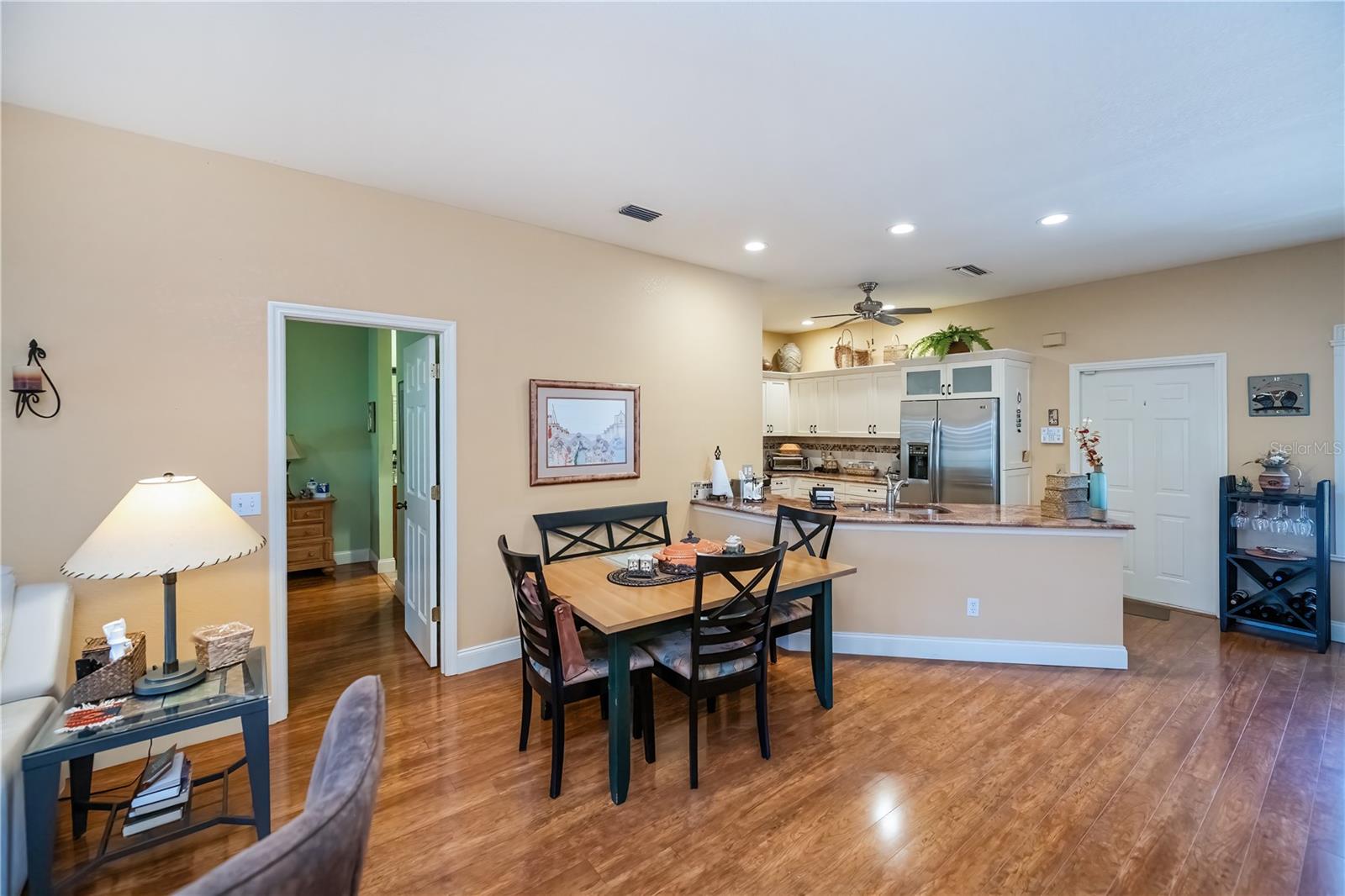 Image 18 of 68 For 1318 Red Oak Lane