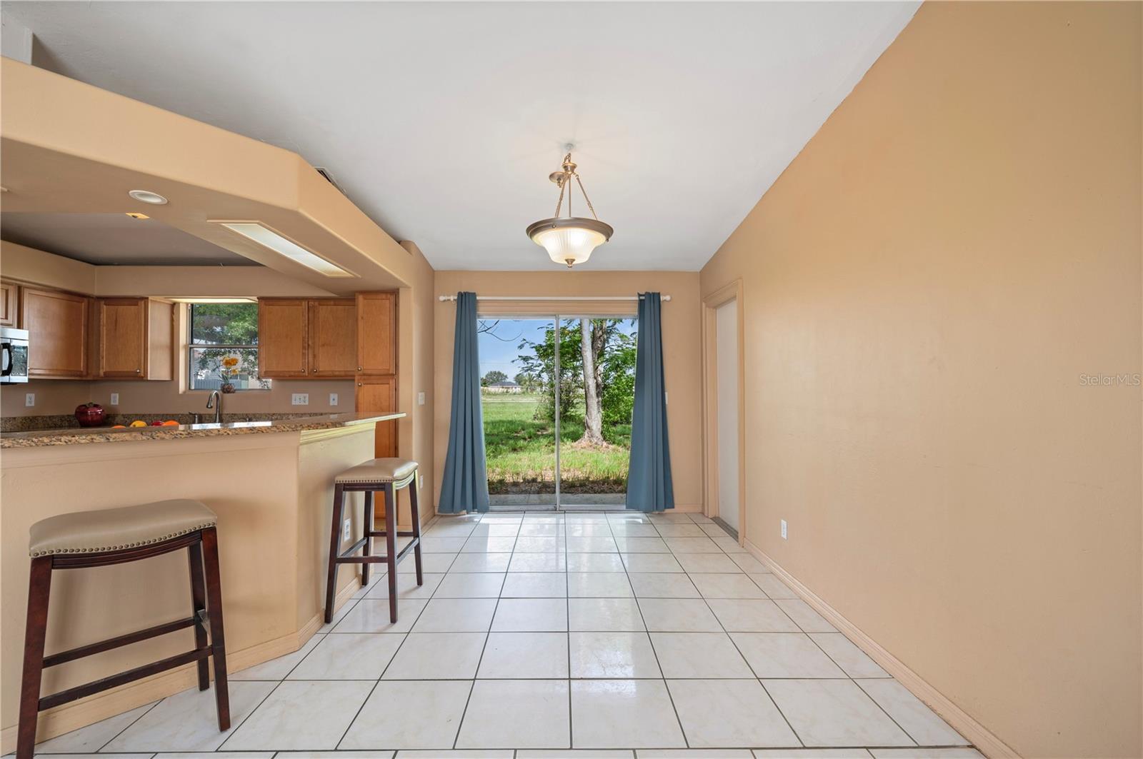Image 11 of 51 For 1006 2nd Avenue