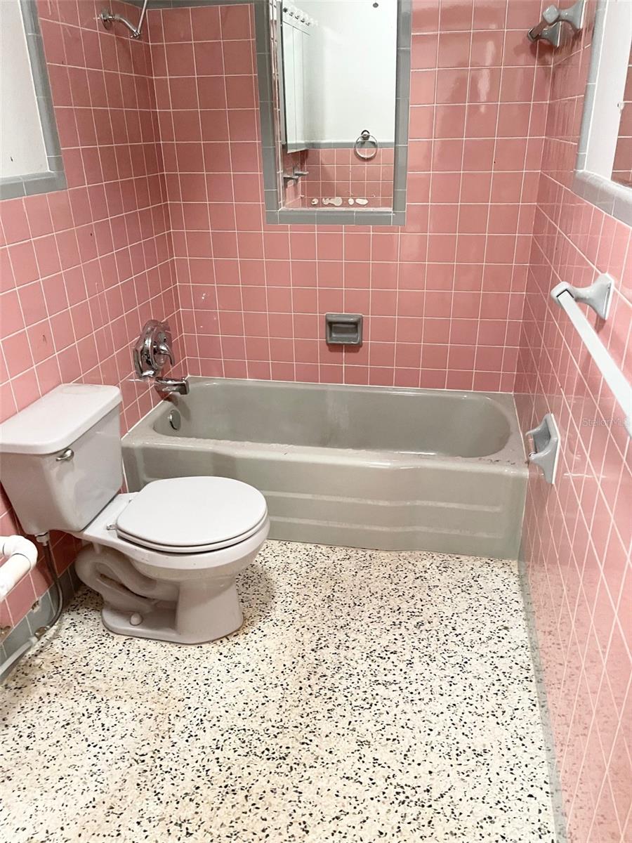 Image 10 of 26 For 617 Olympia Avenue