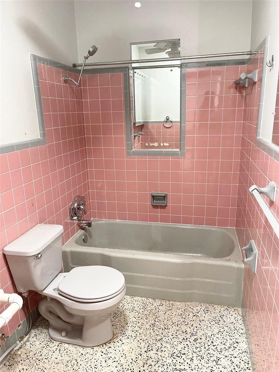 Image 9 of 26 For 617 Olympia Avenue