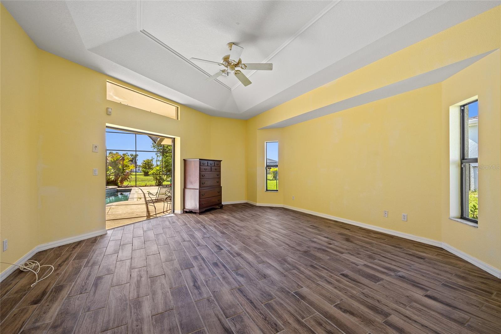 Image 17 of 34 For 264 Rotonda Boulevard N