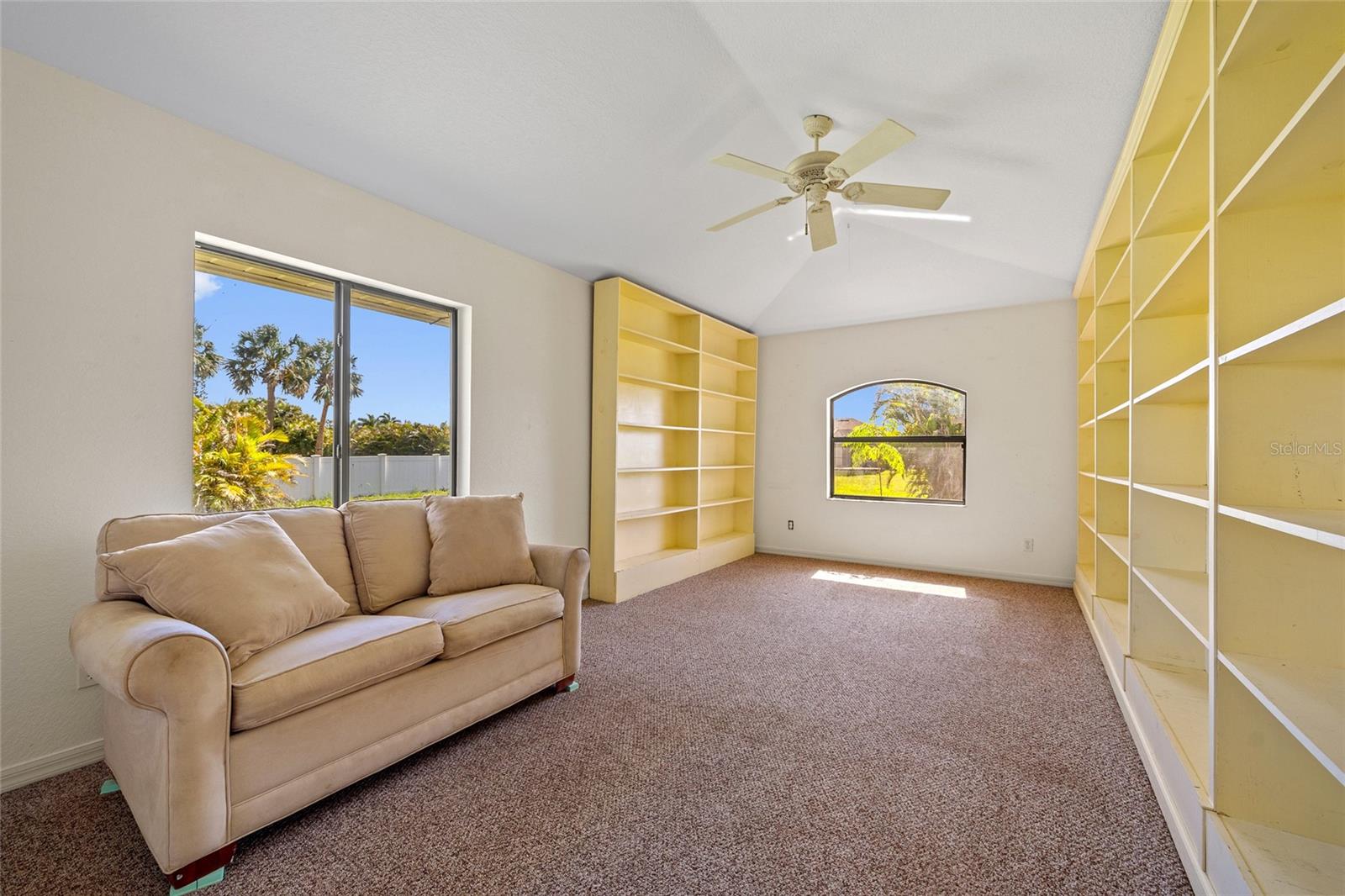 Image 23 of 34 For 264 Rotonda Boulevard N