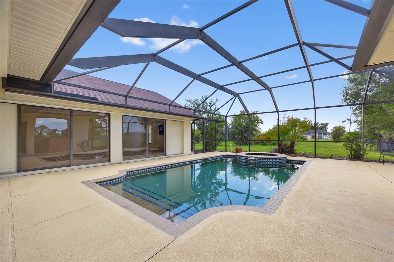 Image 24 of 34 For 264 Rotonda Boulevard N