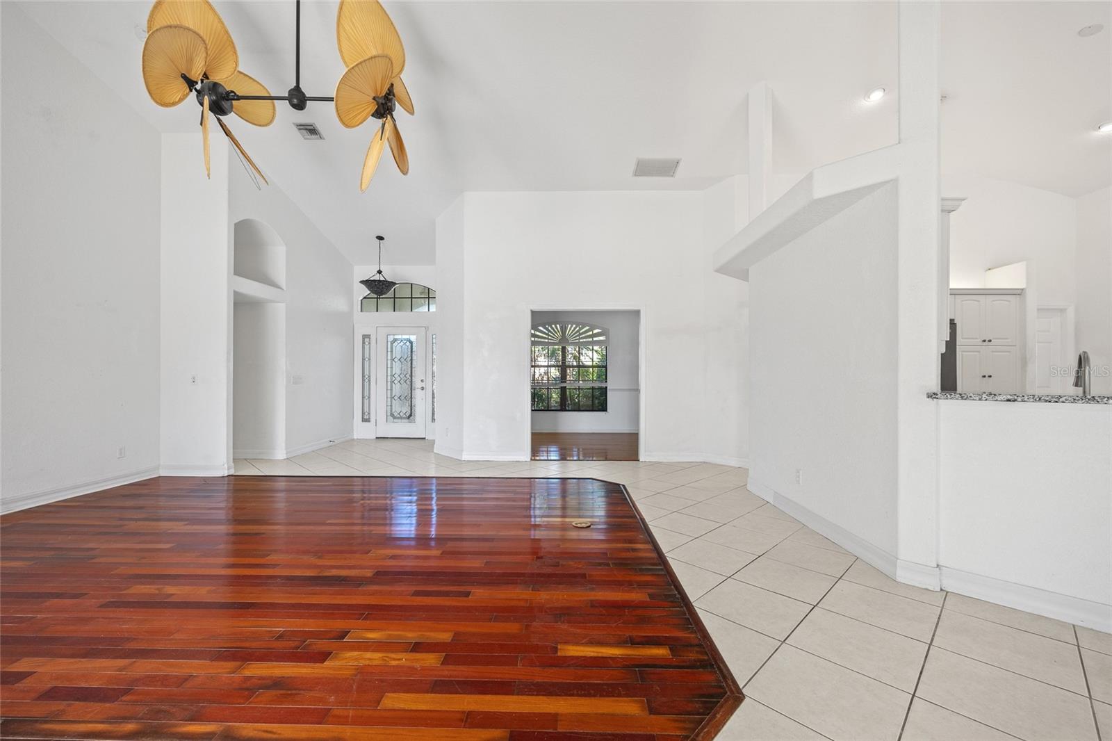 Image 8 of 34 For 264 Rotonda Boulevard N