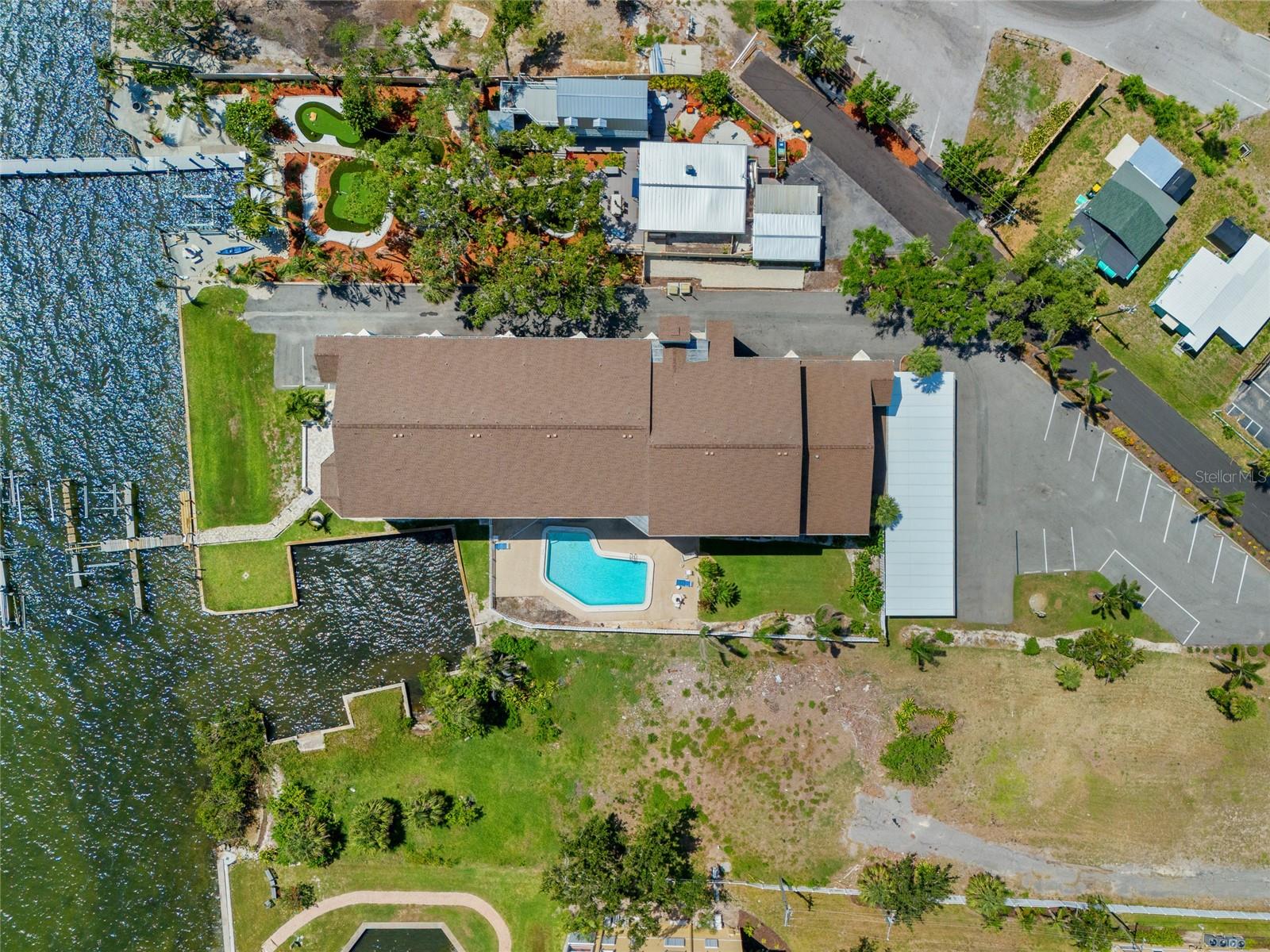 Image 32 of 46 For 53 Bay Heights Road 307