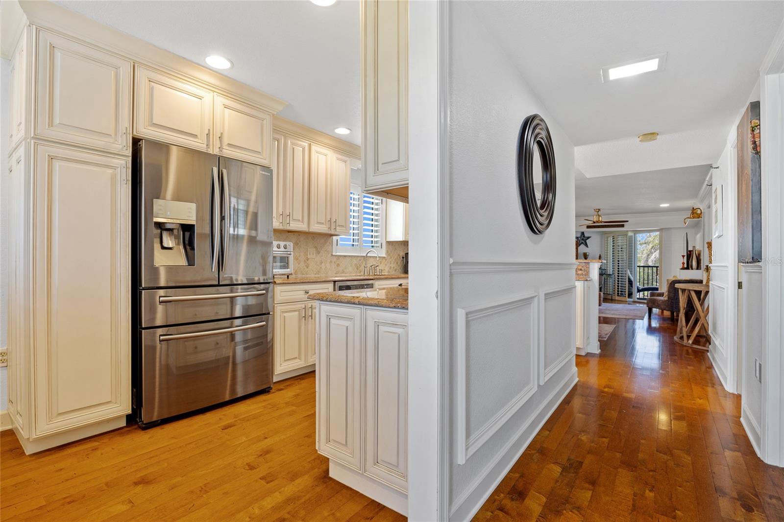 Image 4 of 46 For 53 Bay Heights Road 307
