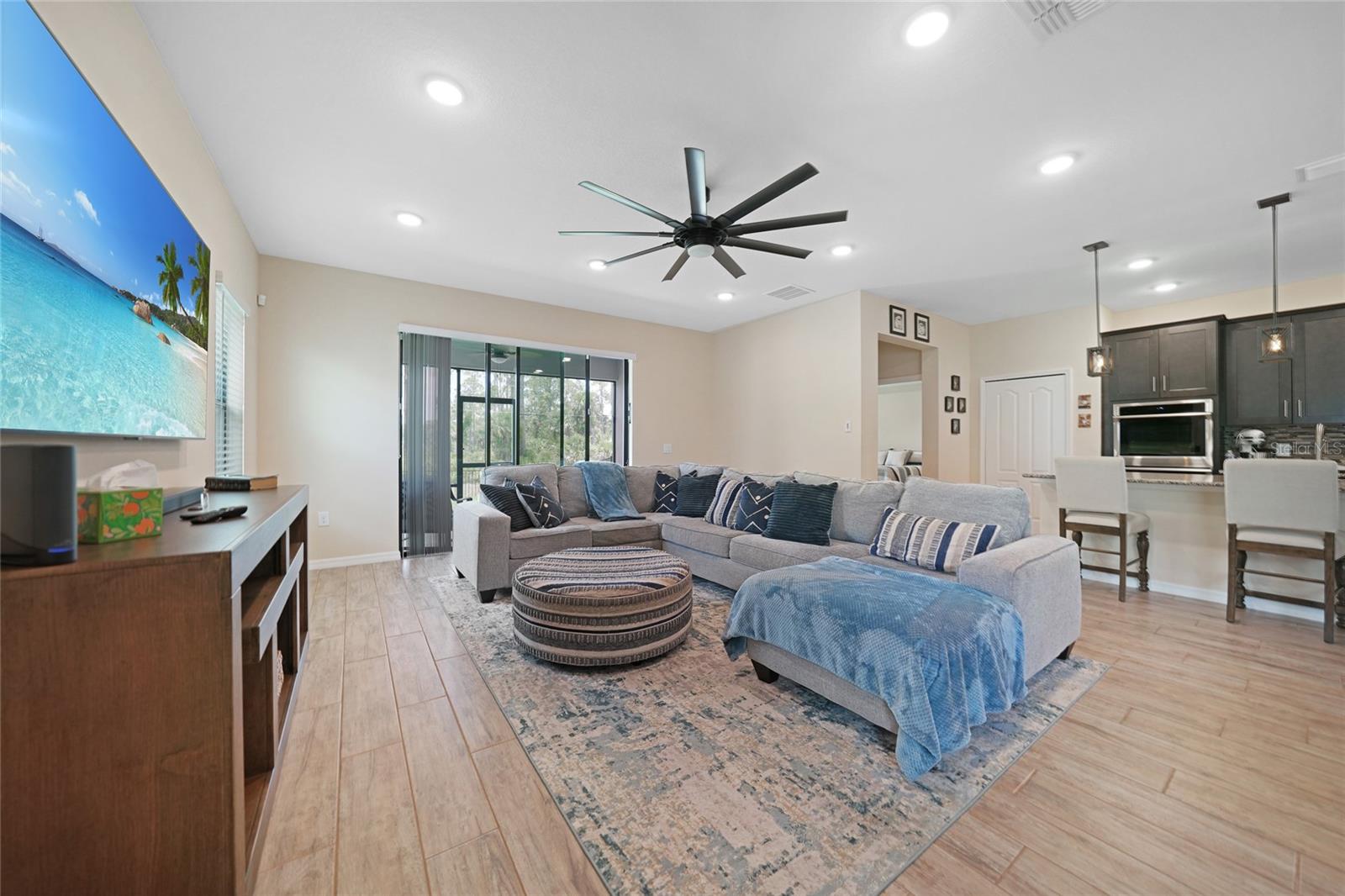 Image 13 of 48 For 15261 Mille Fiore Boulevard