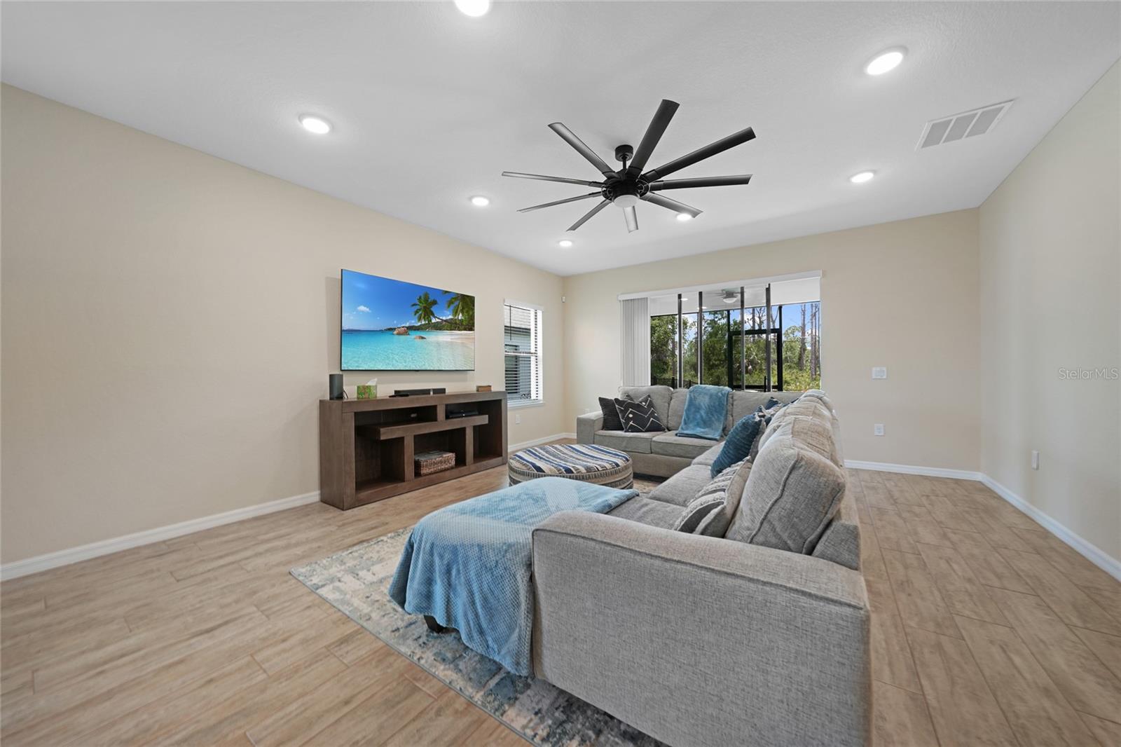 Image 14 of 48 For 15261 Mille Fiore Boulevard