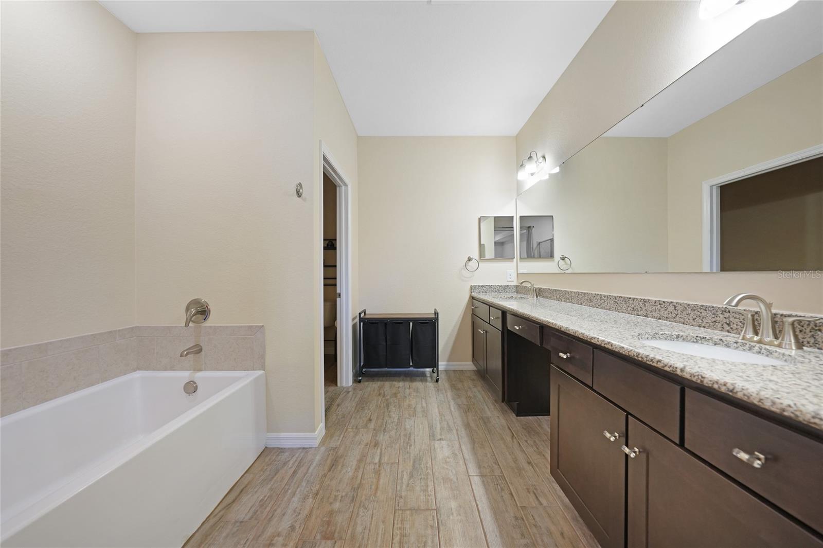 Image 19 of 48 For 15261 Mille Fiore Boulevard