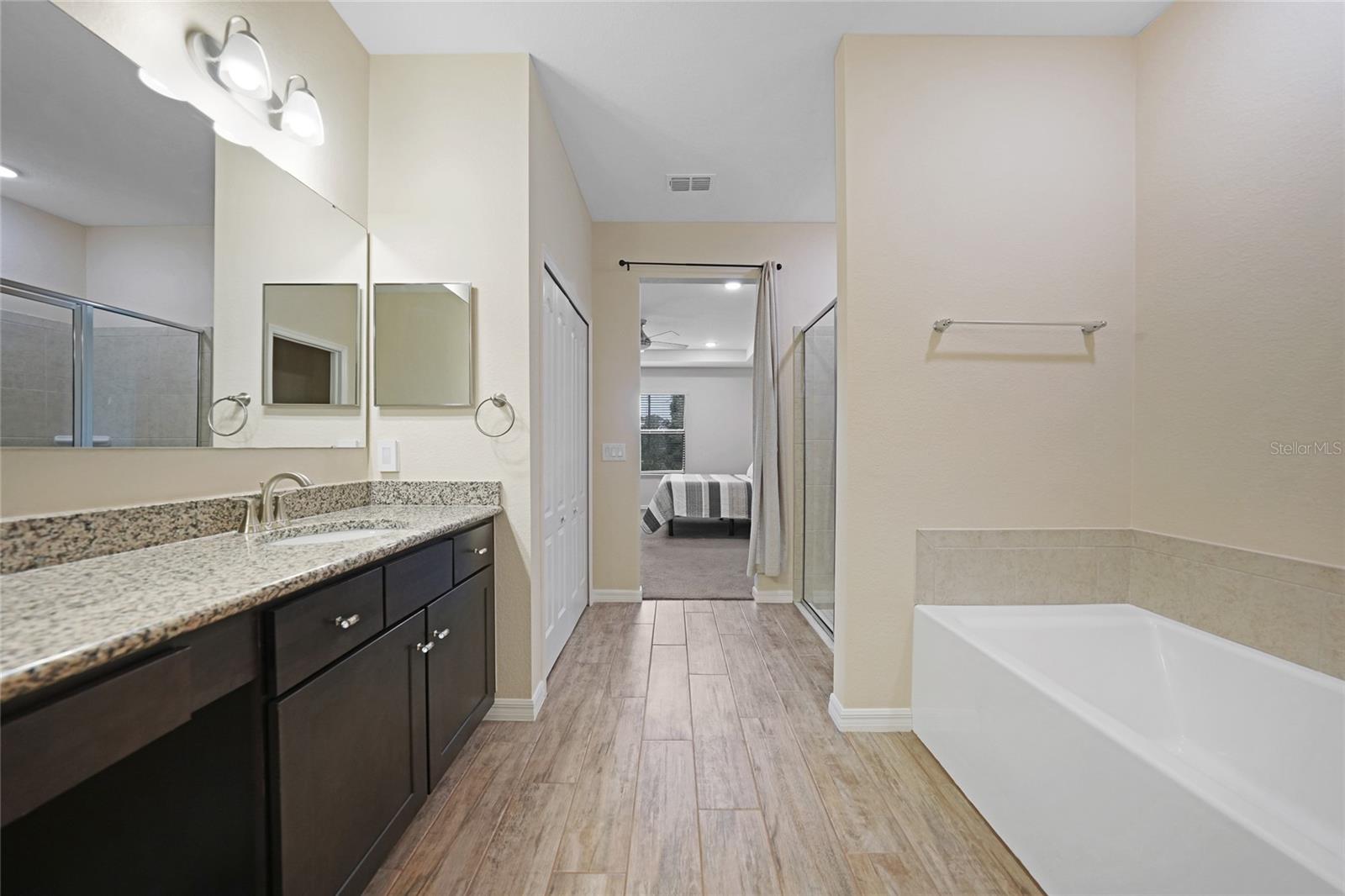 Image 21 of 48 For 15261 Mille Fiore Boulevard