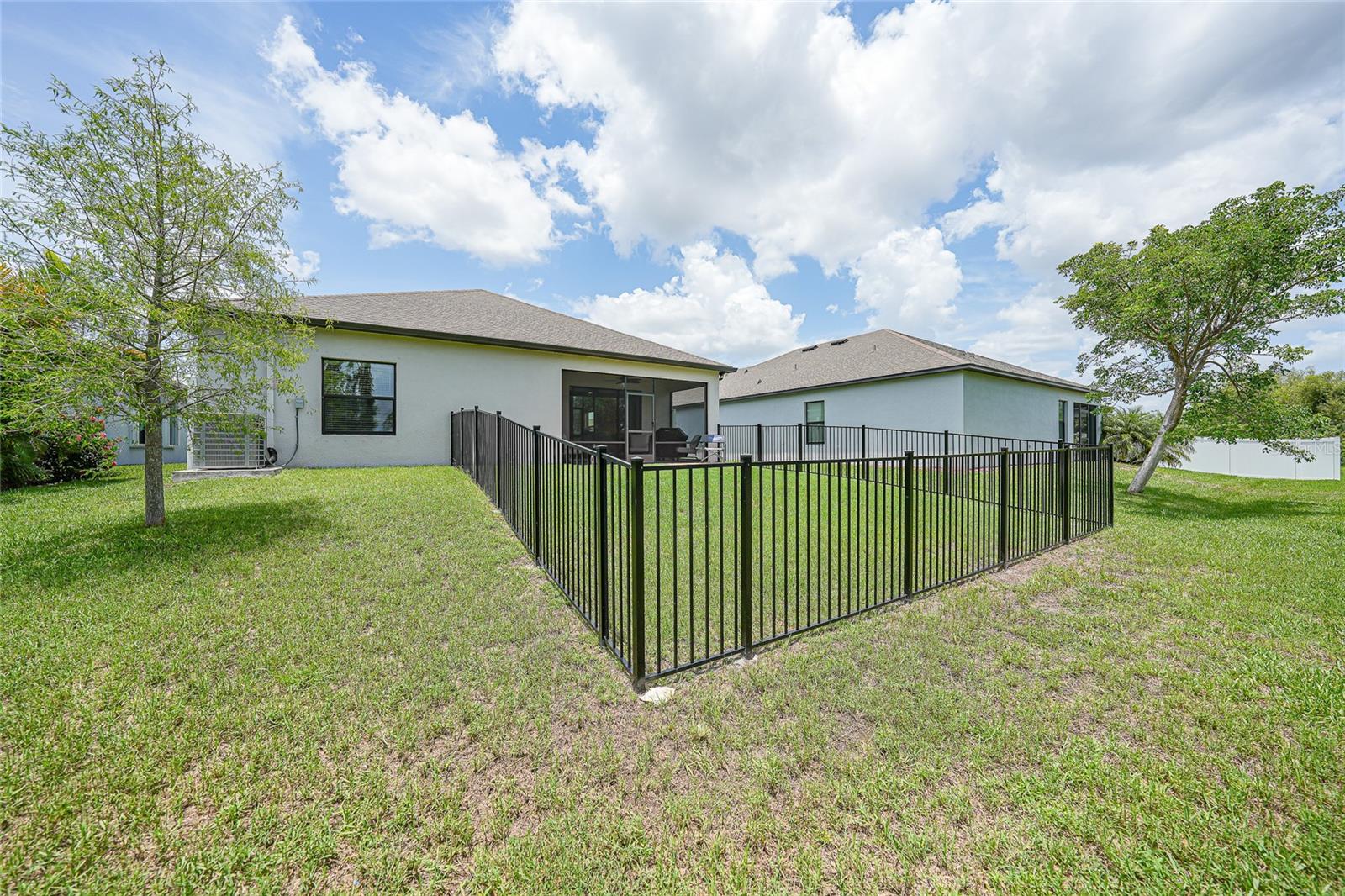 Image 36 of 48 For 15261 Mille Fiore Boulevard
