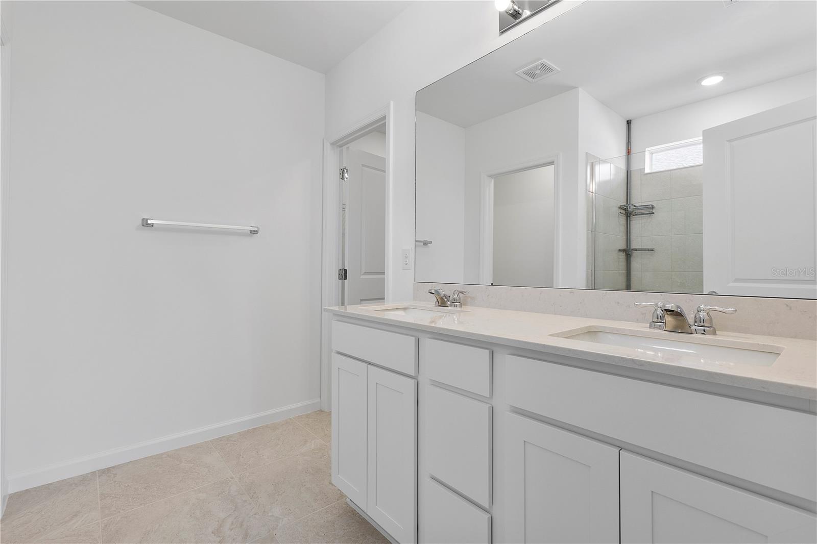 Image 20 of 26 For 42392 Cascade Drive