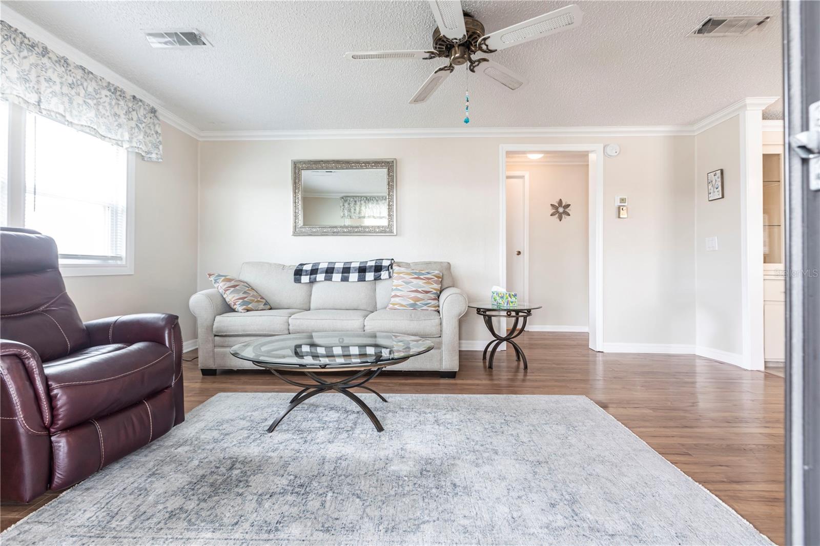 Image 7 of 74 For 2100 Kings Highway 655