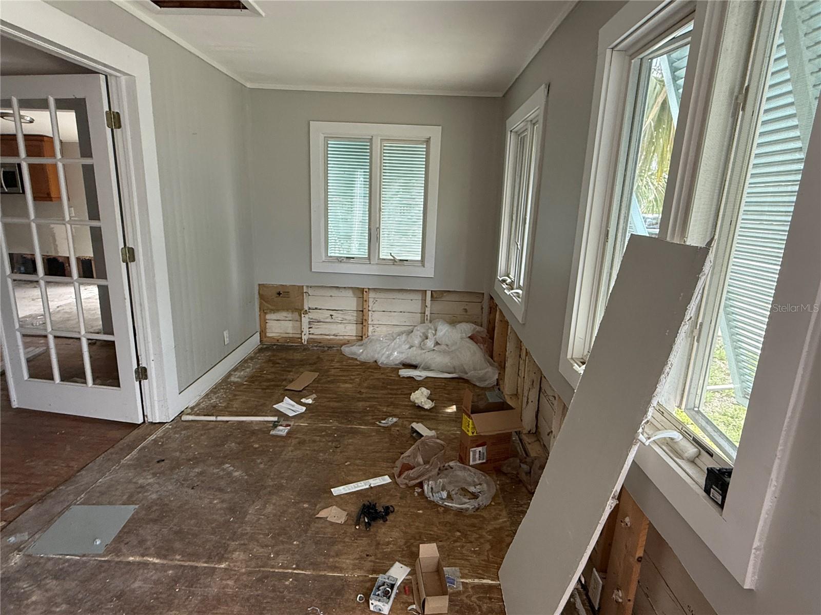 Image 12 of 23 For 420 Olympia Avenue