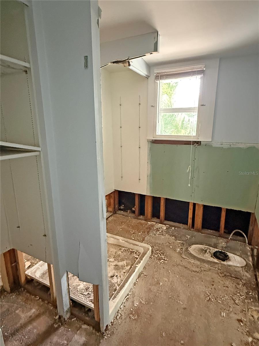 Image 21 of 23 For 420 Olympia Avenue