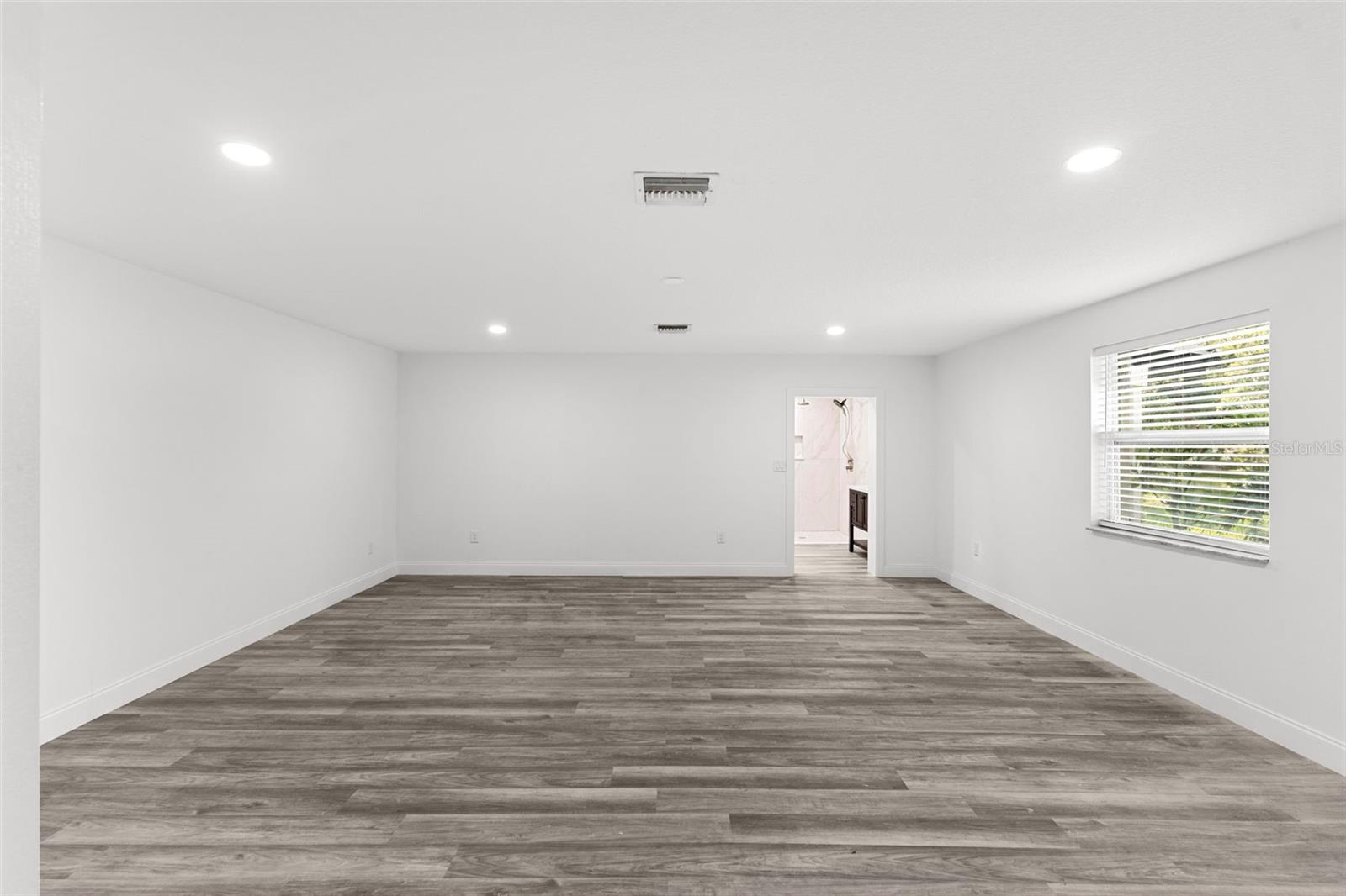 Image 17 of 53 For 4996 49th Street