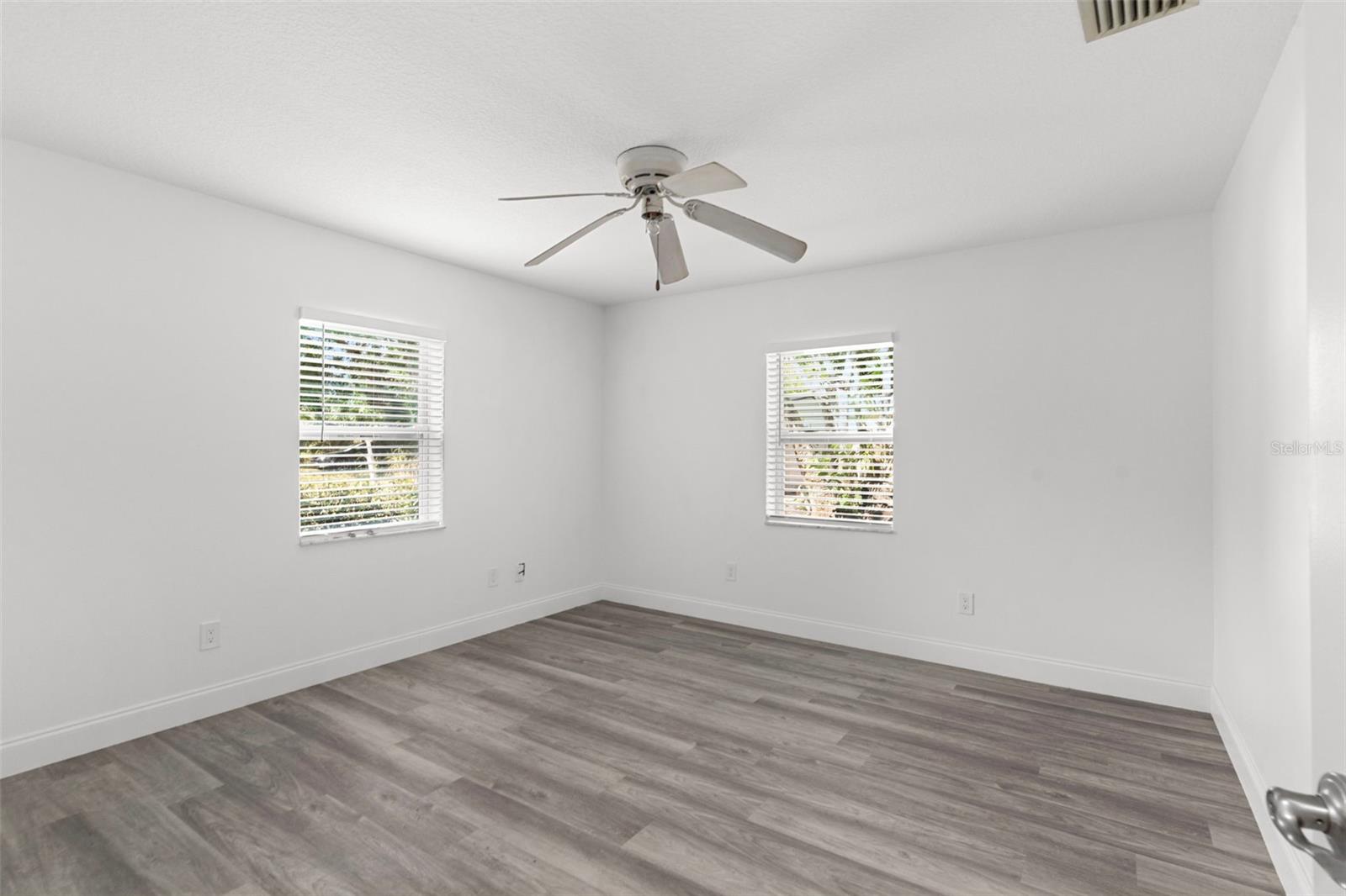 Image 23 of 53 For 4996 49th Street