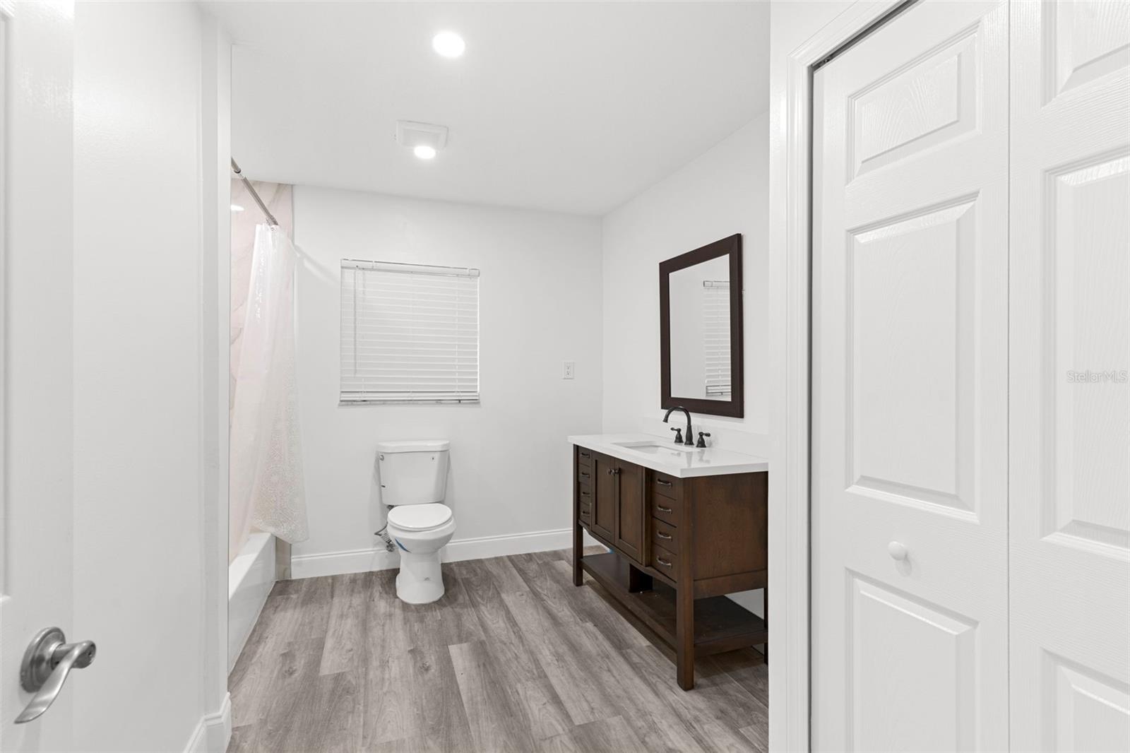 Image 25 of 53 For 4996 49th Street