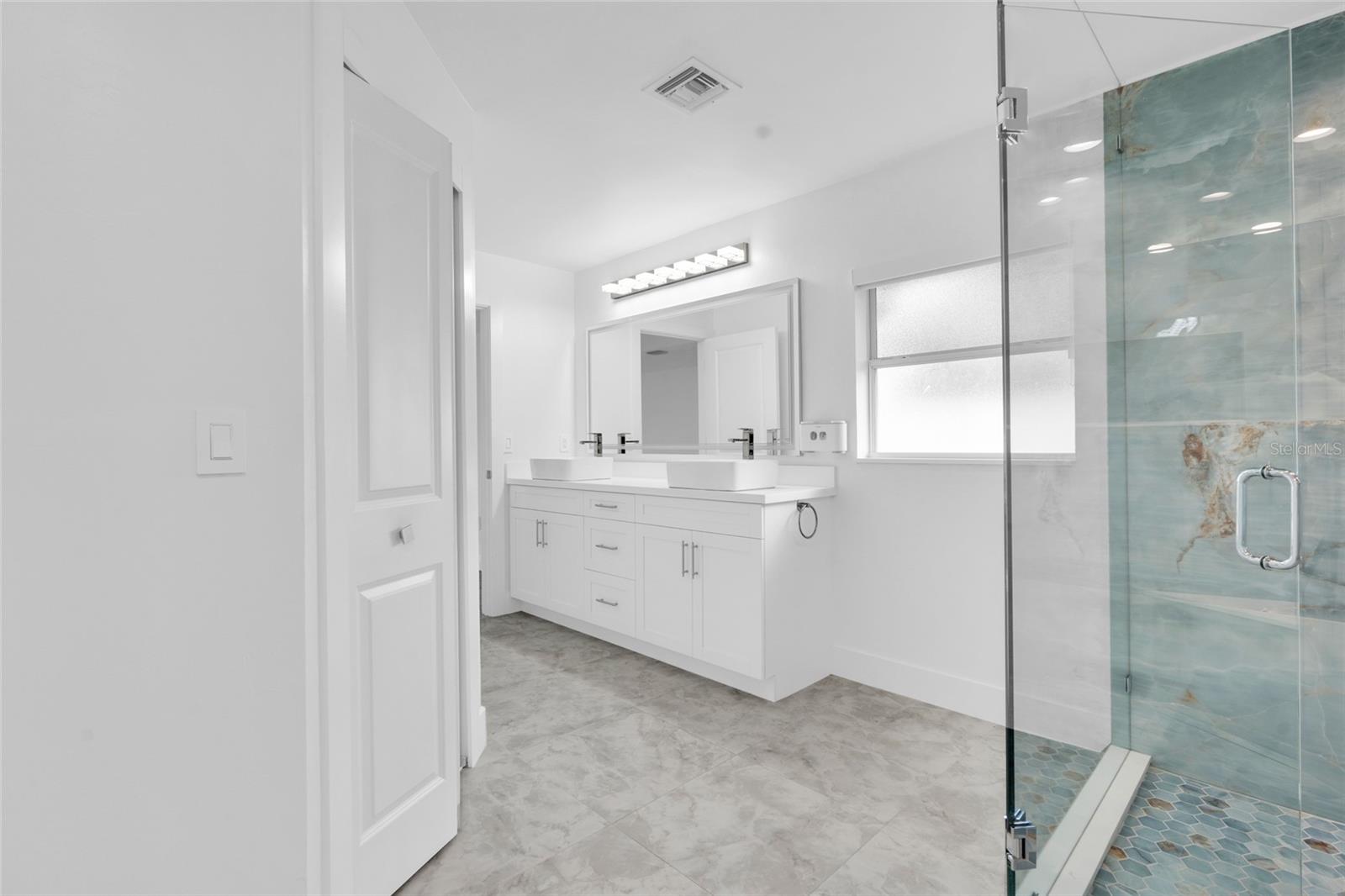 Image 19 of 48 For 3010 52nd Street W