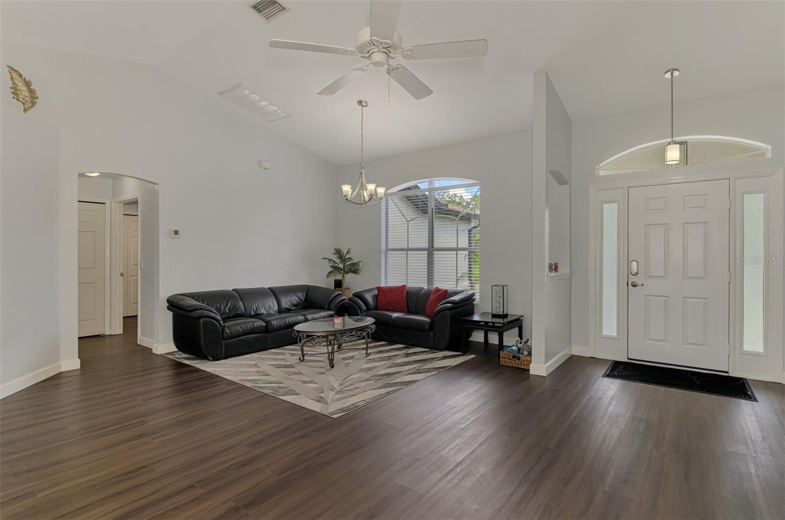 Image 10 of 64 For 4038 Corydon Avenue